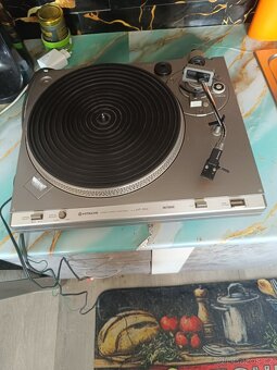 Prodám gramofon Hitachi HT 354 - 2