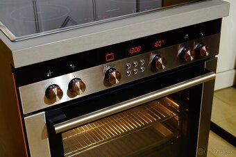Nerezový vestavný sporák Siemens HE761560, lyžiny - 2