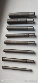 Hlavičkář na nýty - 2