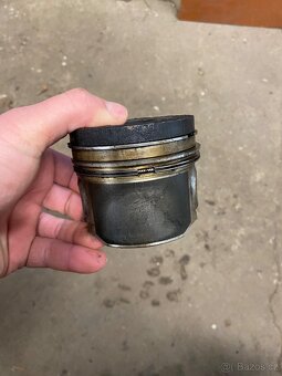 Písty z motoru 2.0TDi 16V - 2