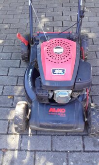 PRODÁM STARŠÍ SEKAČKU - 2