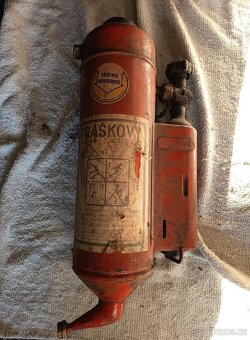 Starý hasicí přístroj THZ Práškový - 2