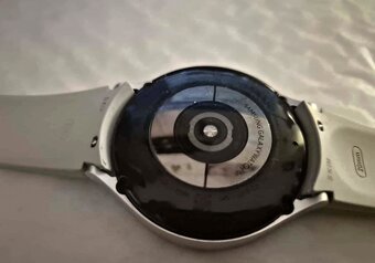 Chytré hodinky Samsung Galaxy Watch 4 44mm bílé. - 2