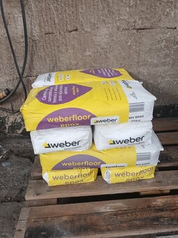 Samonivelační cementovou hmotu epox Weber - 2