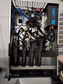 Mining Rig v servrovém case 4U - 2