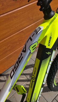 Crussis E-Largo 8.6 - 2