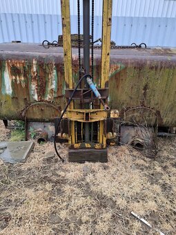 Prodám Vysokozdvih za traktor cena 12000KČ - 2