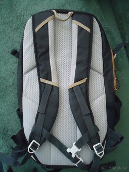 Quechua městský/volnočasový batoh, 30l - 2