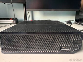 Prodám XBOX ONE s GTA5 diskem - 2