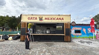 Prodám zavedený gastro stánek - 2