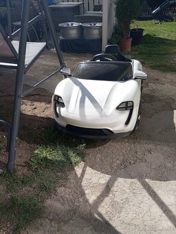 Dětské elektrické autíčko - 2