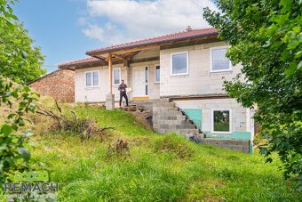 Prodej, rodinný dům 4+kk a 2+kk, zahrada a soukromí, 1152 m2 - 2
