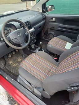 Fox 1,2 htp 40kw rok 03 dovoz 95.000km - 2