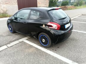 PEUGEOT 208 - 2