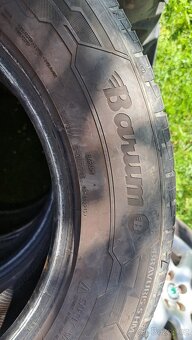 Prodám pneumatiky letní. 215,65,R 16,H. Cena.4000. - 2