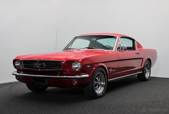 Ford Mustang Fastback 289 V8 C-Code 1965 – zrestaurovaný - 2