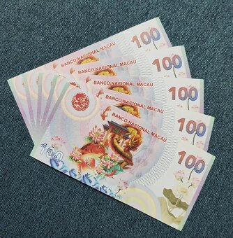 pamětní sběratelská bankovka Macau - 100 Pataca 1ks - 2