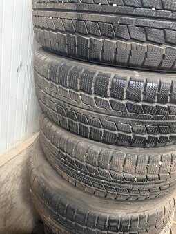 Pneumatiky zimáku 225/70 r15c - 2