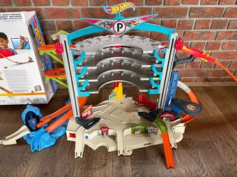 Hot Wheels mega garáž - 2