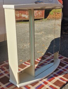 Koupelnová skříňka dřevěná se světlem - 2