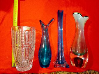 Vázy 30 ks - skleněné, porcelánové a mosazné - 2