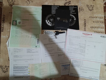 Triumph Bonneville T120 Elvis Presley edition - 2