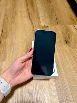 Apple iPhone 14 Pro, 128 GB stříbrná - 2