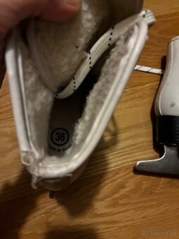 Dívčí brusle vel. 36 - 2