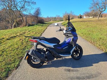 Aprilia sr gt 125 - 2