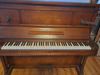 Prodám starší piáno - 2
