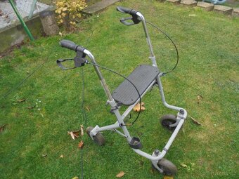 CHODÍTKO PRO SENIORY - 2