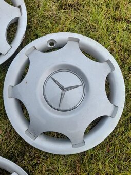 Mercedes - originální kryty kol 15" - 2