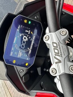 Moto Guzzi V100 Mandello - 2