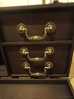 Malá ručne vyrobená úložná skrinka - 2