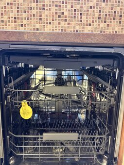 Whirpool vestavena 90 cm - 2