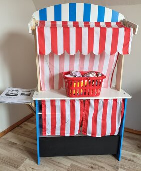 Dřevěný stánek / divadlo 2 v 1 - 2