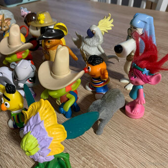 Větší sběratelské figurky: Mix+Dárek - 2