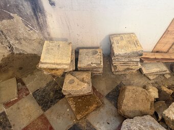 Stará dlažba 100 let stará - 2