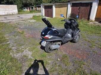Piaggio mp3 125 - 2