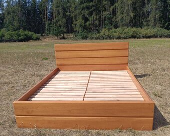 Prodám masivní olšovou postel - 2
