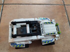 Lego Technic 42047 Policejní zásahový vůz. - 2