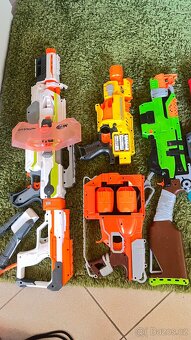 Nerf sada pistolí s příslušenstvím a terči - 2