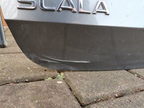 Zadni viko Skoda Scala, predni a zadni narazniky, svetla. - 2