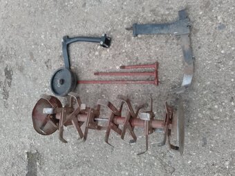 Vari kypřící nože,radlička,kolečko,osy na rotavátor - 2
