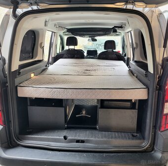 obytná vestavba Pick-up MPV spací vestavba - 2