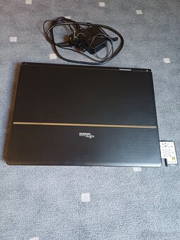 Prodám starší velký notebook Fujitsu Amilo Xa2529 - 2