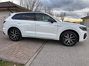 Volkswagen Touareg 3.0 V6 TDI R-Line 4Motion BLACK OPTIK - 2