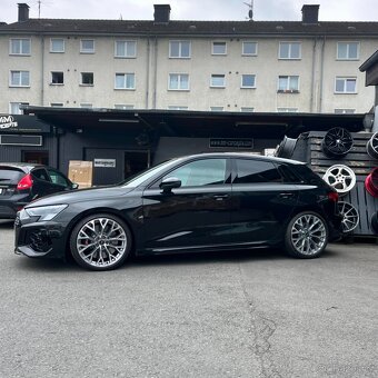 Audi RS R19 - 2
