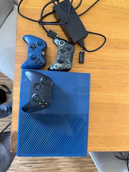 Xbox One 1TB Forza Limited Edition - 2
