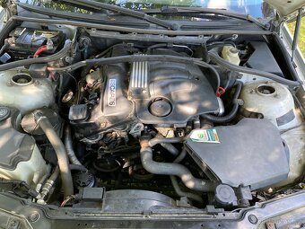 Prodám BMW E46 (318i) – r.v. 2002 – NA NÁHRADNÍ DÍLY - 2